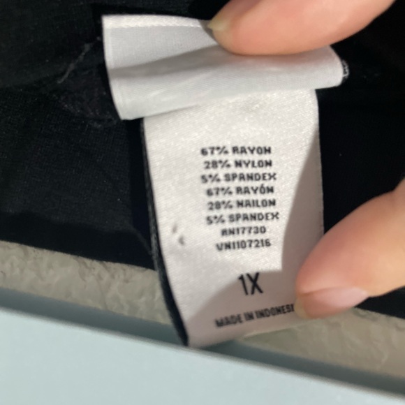 Basic Black Skirt - Picture 4 of 4